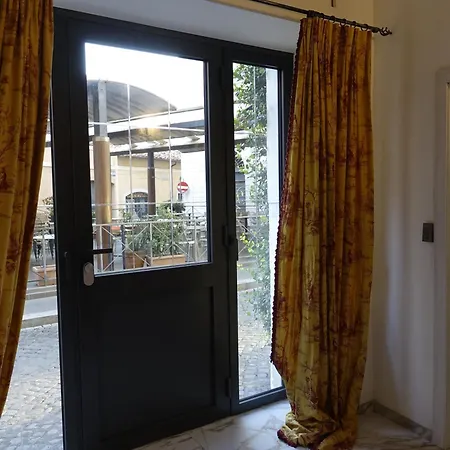 Helmirage Luxury Fori Imperiali 2*